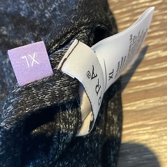 Serra short sleeve cozy romper lounge size XL - Picture 2 of 5